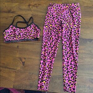 Goldsheep Pink Leopard Print Neon Sports Bra and Leggings Set women’s size small